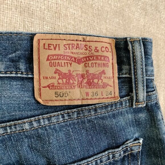 Levi's Straight Fit 505 Medium Wash Jeans 36x34 - Picture 5 of 9